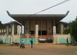 Acc&egrave;s interdit au tribunal de Lom&eacute; d&egrave;s lundi !
